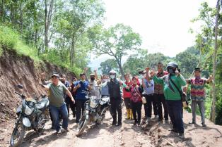 Tak Lagi Terisolir, Bupati Mura Tinjau Pembangunan Jalan Dusun Sri Pengantin