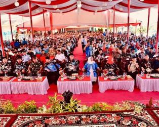 Bupati Musi Rawas H. Hendra Gunawan dan Wakil Hj. Suwarti merayakan empat tahun kepemimpinan periode